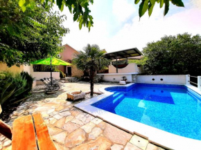 Family friendly house with a swimming pool Brela, Makarska - 6685